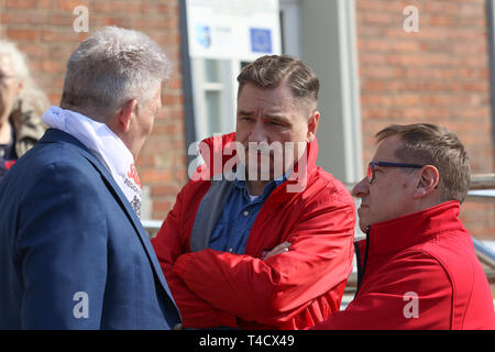 Gdansk, Polonia 4th. Aprile, 2019 Solidarietà (NSZZ Solidarnosc) unione presidente Piotr Duda visto durante la protesta al di fuori del Pomorski Urzad Wojewodzki Foto Stock