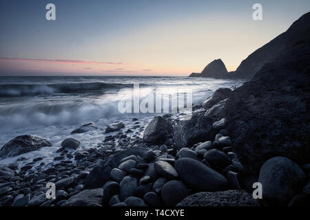 Tramonto in Malibu, CA a Point Mugu Park Foto Stock