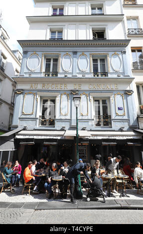 In stile tradizionale francese cafe au rocher de Cancale , Parigi, Francia. Foto Stock