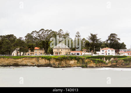 Una vista di case a Santa Cruz, in California, negli Stati Uniti Foto Stock