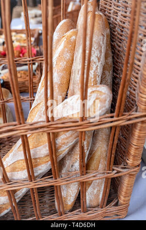 Organici baguette francese al Waddesdon Manor Mercatino artigianale. Foto Stock