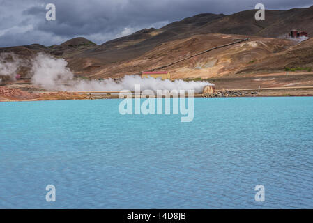 Lago Blu a Myvatn area geotermale vicino Reykjahlid città nel nord dell'Islanda Foto Stock