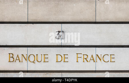 La Banque de France segno sulla facciata di un edificio di Parigi Foto Stock