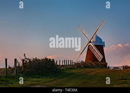 Il mulino a vento, Halnaker, Sussex England, Regno Unito, Europa Foto Stock