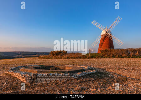 Il mulino a vento, Halnaker, Sussex England, Regno Unito, Europa Foto Stock