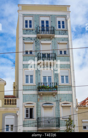 Tenement sulla Rua da Voz do Operario in Graca quartieri di Lisbona, Portogallo Foto Stock