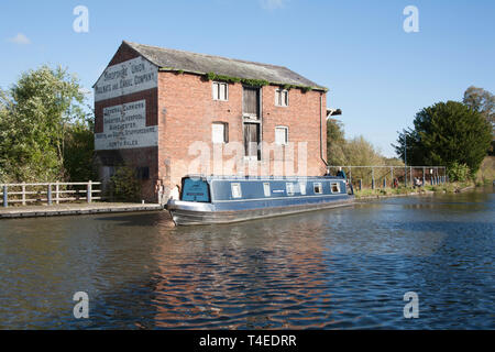 Derelitti Shropshire Union Canal magazzino in Llangollen Canal a Ellesmere Shropshire Inghilterra Foto Stock