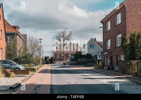 Classica europea arhitecture e street design. Piccola cittadina in Germania occidentale Foto Stock