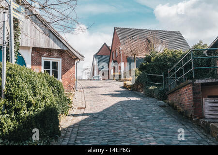 Classica europea arhitecture e street design. Piccola cittadina in Germania occidentale Foto Stock