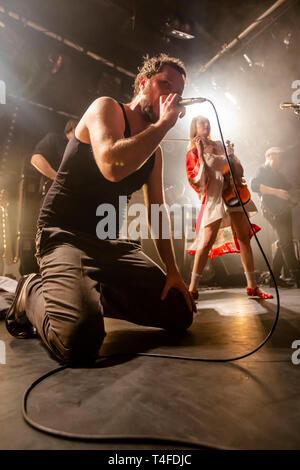 Norvegia, Bergen - Mart 24, 2019. La Norwegian progressive rock band principali Morbo di Parkinson esegue un concerto dal vivo a Hulen a Bergen. Qui il cantante Jon Ivar Kollbotn è visto dal vivo sul palco. (Photo credit: Gonzales foto - Jarle H. Moe). Foto Stock