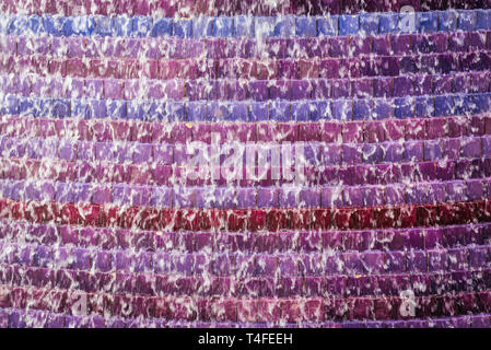 Fontana sulla vie navigabili in Alameda dos Oceanos passeggiata nel Parco delle nazioni, Lisbona, Portogallo Foto Stock