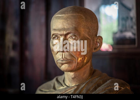 Una statua al Blue tempio Wat Rong Seur dieci in Chiang Rai, a nord della Thailandia Foto Stock