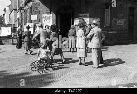 Elezioni generali del Bundestag tedesco 1953 - Stazione di polling a Francoforte. | Utilizzo di tutto il mondo Foto Stock