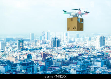 Drone moderna porta un pacchetto e vola sopra una città. Concetto di trasporto e sistemi automatizzati di spedizione. Immagine 3D render. Foto Stock