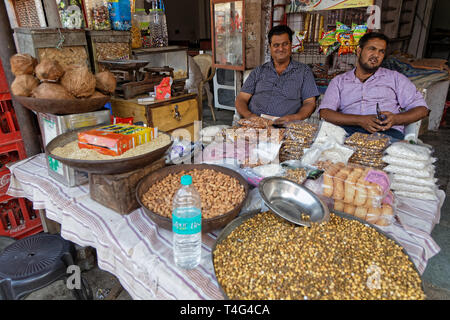 JAIPUR, INDIA, 27 Ottobre 2017 : piccolo ristorante per le strade di Jaipur Foto Stock