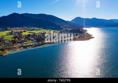 Gmund, distretto Am See, Tegernsee, drone shot, Alta Baviera, Baviera, Germania Foto Stock
