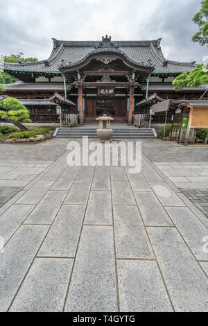 Takanawa district, Minato Ward, Tokyo - Agosto 17, 2017: Hondo (sala principale) di Sengaku-ji Soto Zen tempio buddista. Famoso per la Ako incidente di f Foto Stock