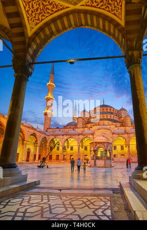 La Moschea Blu, Sultan Ahmed moschea, Sito Patrimonio Mondiale dell'UNESCO, Istanbul, Turchia Foto Stock