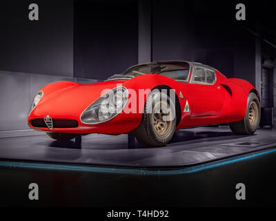 ARESE, ITALIA-febbraio 13, 2019: 1967 Alfa Romeo 33 Stradale Prototipo in Alfa Romeo Museum (Museo Storico Alfa Romeo) Foto Stock