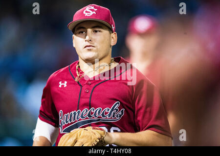 Charlotte, North Carolina, Stati Uniti d'America. 16 apr 2019. Carolina del Sud infielder QUINNTIN PEREZ (26) durante il NCAA College Baseball gioco tra il North Carolina Tar Heels e il South Carolina Gamecocks al BB&T Ballpark martedì 16 aprile 2019 a Charlotte, NC. Giacobbe Kupferman/CSM Credito: Cal Sport Media/Alamy Live News Foto Stock