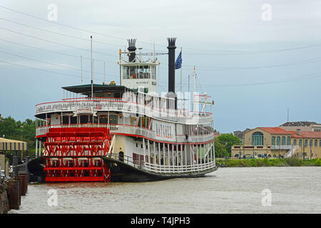 Natchez Steamboat sul fiume Mississippi a New Orleans, Louisiana, Stati Uniti d'America. Foto Stock