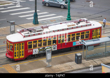 RTA Streetcar Canal percorso di linea 47 o il percorso 48 sul Canal Street nel centro di New Orleans, in Louisiana, Stati Uniti d'America. Foto Stock