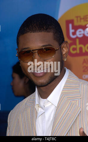 LOS ANGELES, CA. Agosto 08, 2004: USHER al 2004 Teen Choice Awards per gli Universal Studios, Hollywood. Foto Stock