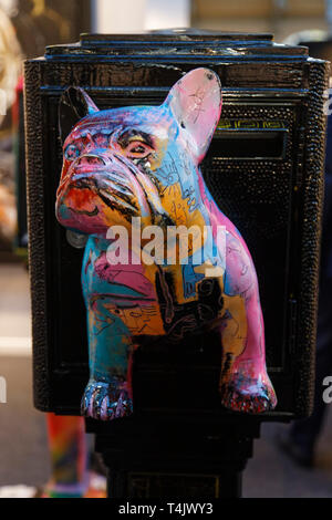 Parigi, Francia,11 Aprile 2019.Julien Marinetti display all arte urbana Fair Parigi all'Carreau du Temple.Credito : Veronique Phitoussi/Alamy Stock Photo Foto Stock