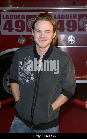 LOS ANGELES, CA. Settembre 20, 2004: Attore Shawn Ashmore presso il world premiere in Hollywood, della scala 49. Foto Stock