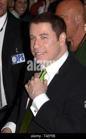 LOS ANGELES, CA. Settembre 20, 2004: attore John Travolta al mondo premiere, a Hollywood, del suo nuovo film scaletta 49. Foto Stock