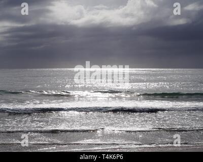 Tonalità d'argento, sulla spiaggia di Coffs Harbour, NSW, Australia Foto Stock