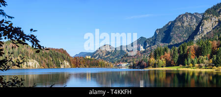 Impressionante rientrano la natura nei pressi di Füssen in Algovia orientale con il Castello di Neuschwanstein in background Foto Stock