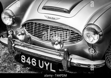 Un 1960 Austin Healey 3000 sul visualizzatore in corrispondenza di un car show Foto Stock