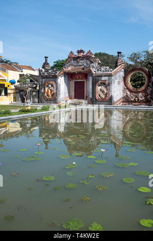 Il Ba Mu Temple Gate Hoi An Vietnam Foto Stock