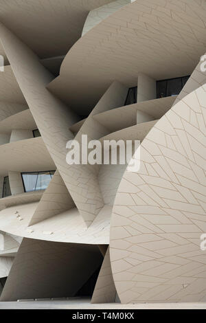 Vista del nuovo Museo Nazionale del Qatar a Doha , Qatar. Architetto Jean Nouvel. Foto Stock