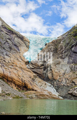 Fusione del Ghiacciaio Briksdal in Norvegia, close up Foto Stock