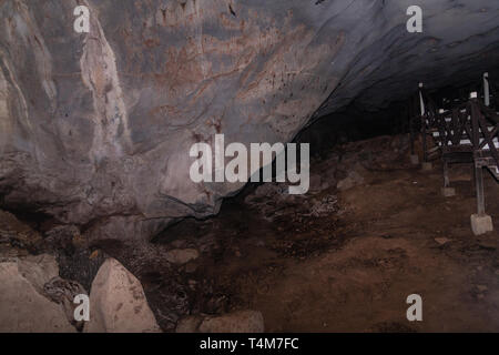 All'interno della Grotta del Vento vicino a Kuching, Sarawak, Borneo Foto Stock