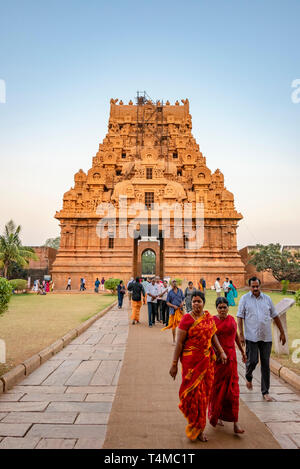 Vista verticale del tempio Brihadishvara a Thanjavur, in India. Foto Stock