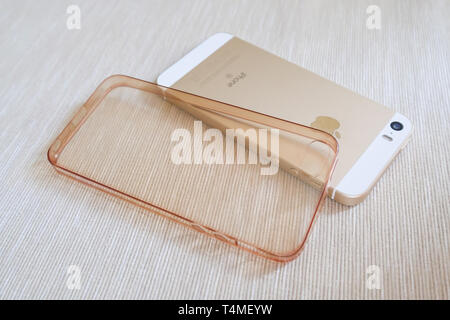 Custodia in silicone per smartphone e telefono, isolato Foto Stock