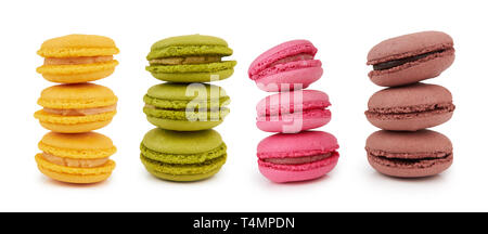 Francese macaron colorati isolati su sfondo bianco Foto Stock