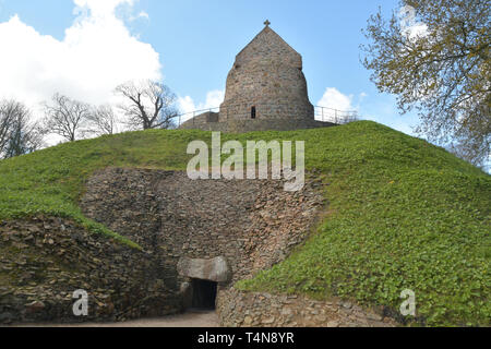 La Hougue Bie passaggio Grave è uno dei dieci edifici più antichi di tutto il mondo,il 6000 anno-vecchio luogo di sepoltura è uno dei meglio conservati i resti di t Foto Stock