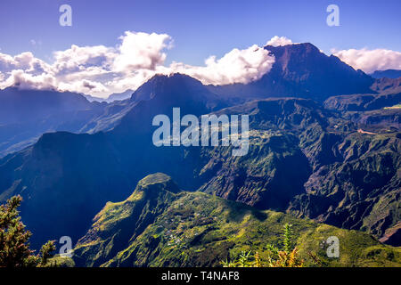 PITON MAIDO, LA REUNION, Francia, 30 aprile : Mafate circus dal punto di vista di piton Maido, La Reunion Island, Oceano Indiano, aprile 30, 2016 in Piton ma Foto Stock