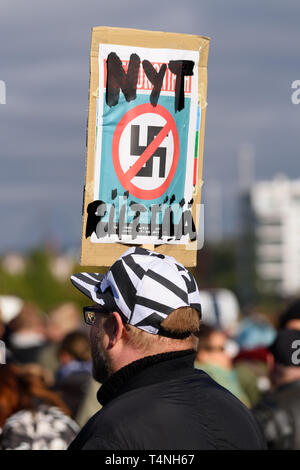 Helsinki, Finlandia - 24 Settembre 2016: Peli poikki - Rikotaan hiljaisuus - rally di protesta contro il razzismo e l'ala destra la violenza degli estremisti di Helsinki Foto Stock