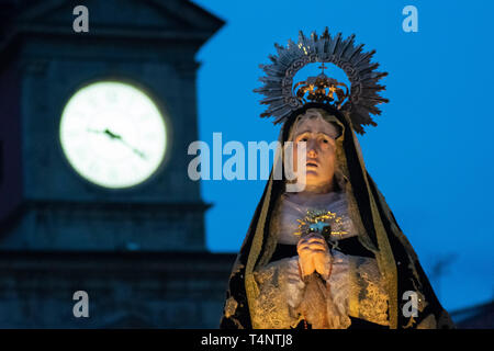 Procesión del encuentro de Semana Santa en Avilés, Asturie. Foto Stock