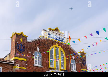 Gurdwara Guru Tegh Bahadar Sahib Luogo di culto lungo St Marks Road nel quartiere di Northam in Southampton, England, Regno Unito Foto Stock