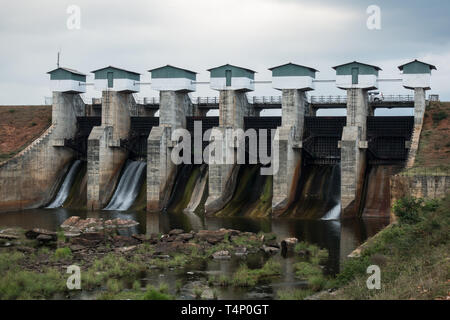 Serbatoio Weheragala Dam in Yala National Park . Sri Lanka Foto Stock