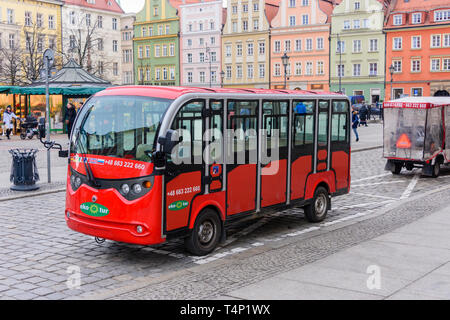 Alimentazione elettrica autobus turistico, Wrocław, Wroclaw, Wroklaw, Polonia Foto Stock