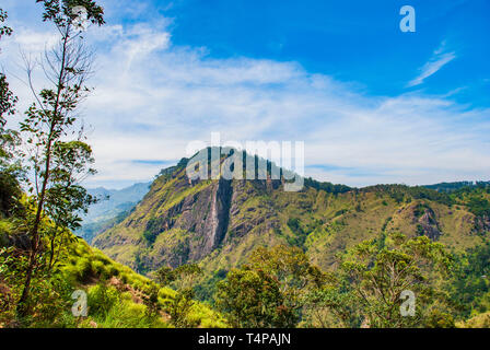 Vista dal Po di Adamo nel picco Ella in Sri Lanka Foto Stock