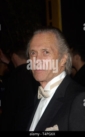 CANNES, Francia. 16 maggio 2004: David Carradine in occasione del gala screening & party al Festival di Cannes per il Kill Bill Volume II, che è stato lo screening fuori concorso. Foto Stock