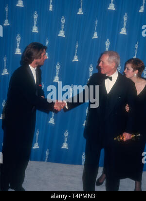 Los Angeles, California, Stati Uniti d'America XXI Marzo 1994 l'attore Tom Cruise e attore Paul Newman frequentare la 66annuale di Academy Awards su Marzo 21, 1994 a Dorothy Chandler Pavilion di Los Angeles, California, USA. Foto di Barry re/Alamy Stock Photo Foto Stock